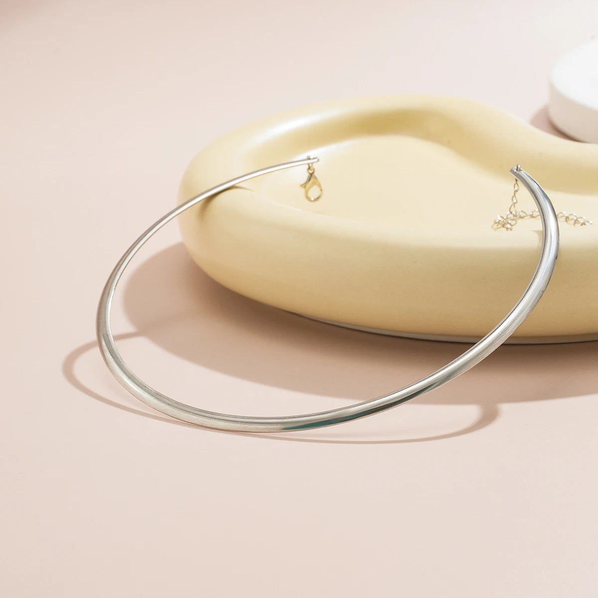 Elegant Chunky Circle Necklace